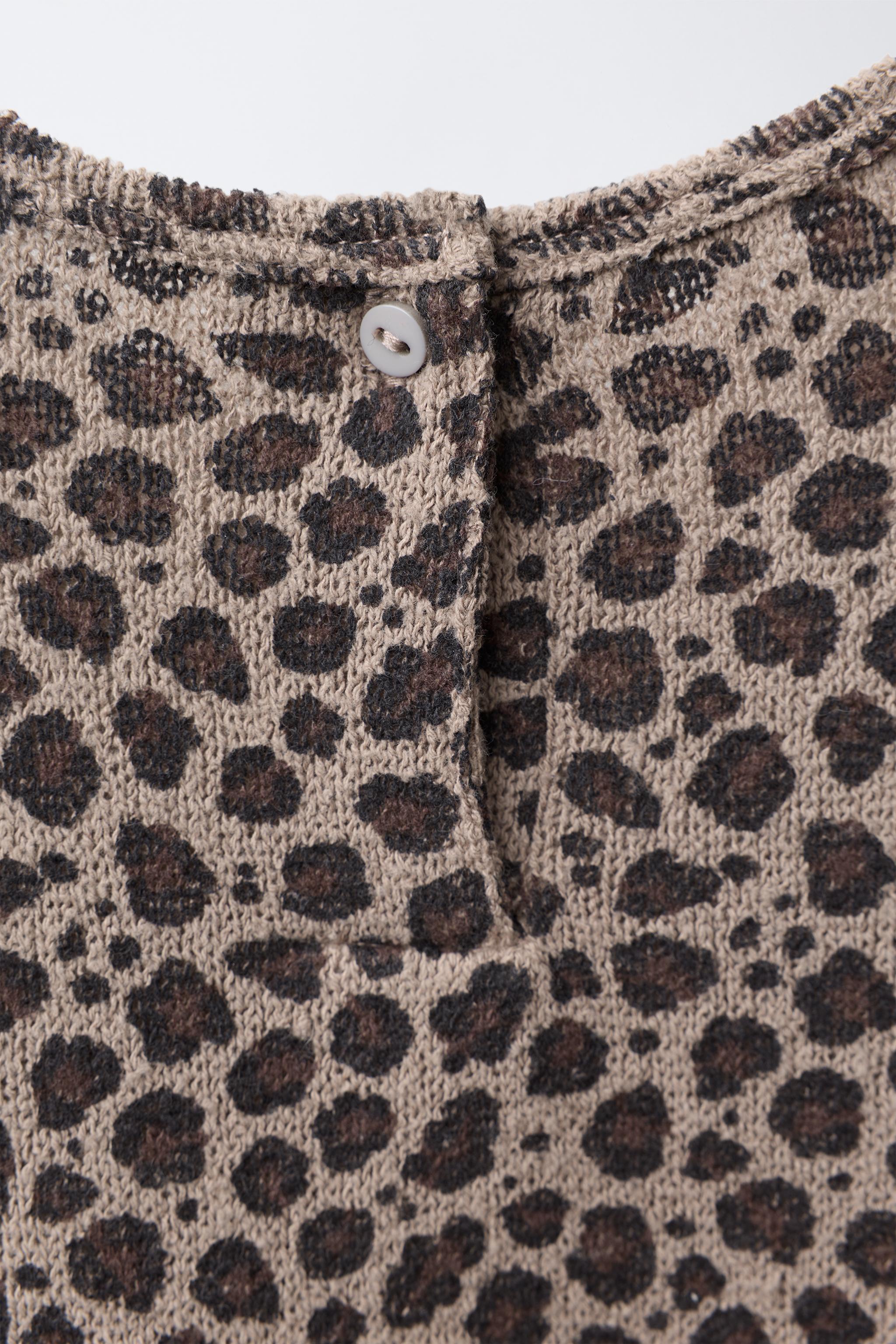 ROBE EN MATIÈRES VARIÉES À IMPRIMÉ